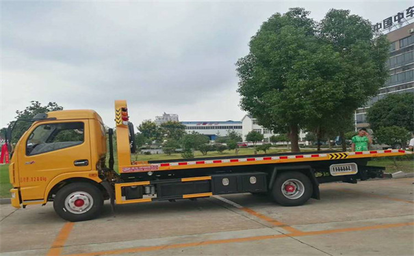 湘潭定远24小时拖车救援电话号码，定远道路救援公司怎么收费的